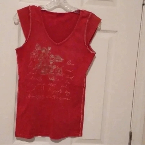 🍭🌹 Red top with flower decorations - Picture 11 of 11